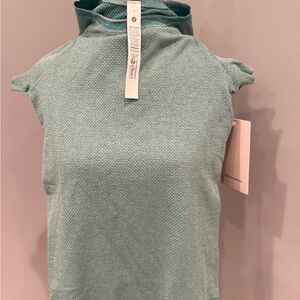 Lululemon NWT Swiftly Tech Short Sleeve Hip Length  Top
